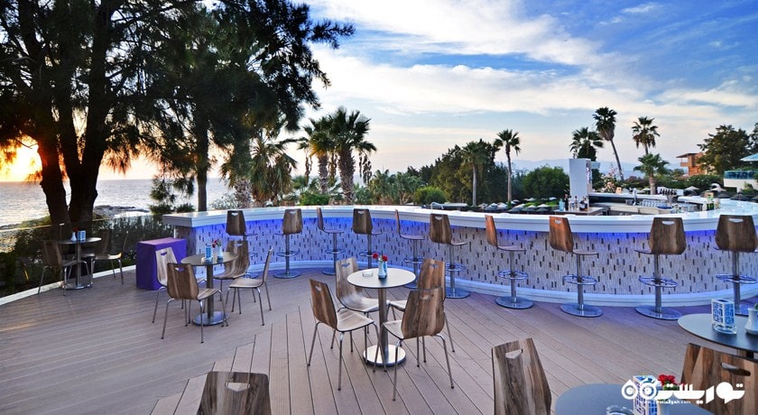 بار بلو کورنر هتل گراند بلو اسکای اینتر نشنال	